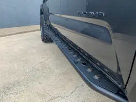 Cr2623 Cali Raised Nerf Bar Step Edition With Plates 1-3/4 Inch Round St