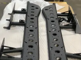 Cr2892 Cali Raised Nerf Bar Step Edition With Plates 1-3/4 Inch Round St