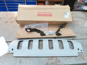 Pt212-34060 Toyota Front Skid Plate Kit Genuine